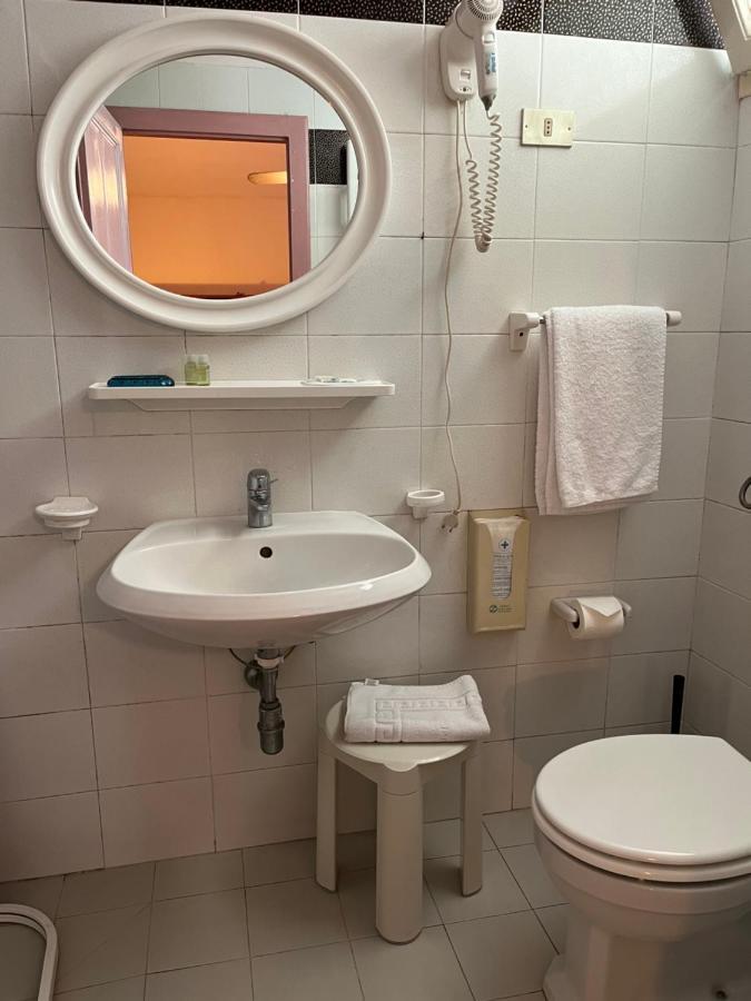 Hotel Zucconi モンテカティーニ・テルメ エクステリア 写真